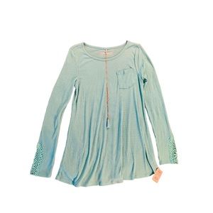 Girls NWT MUDD Crochet Long Sleeve Tunic with Necklace